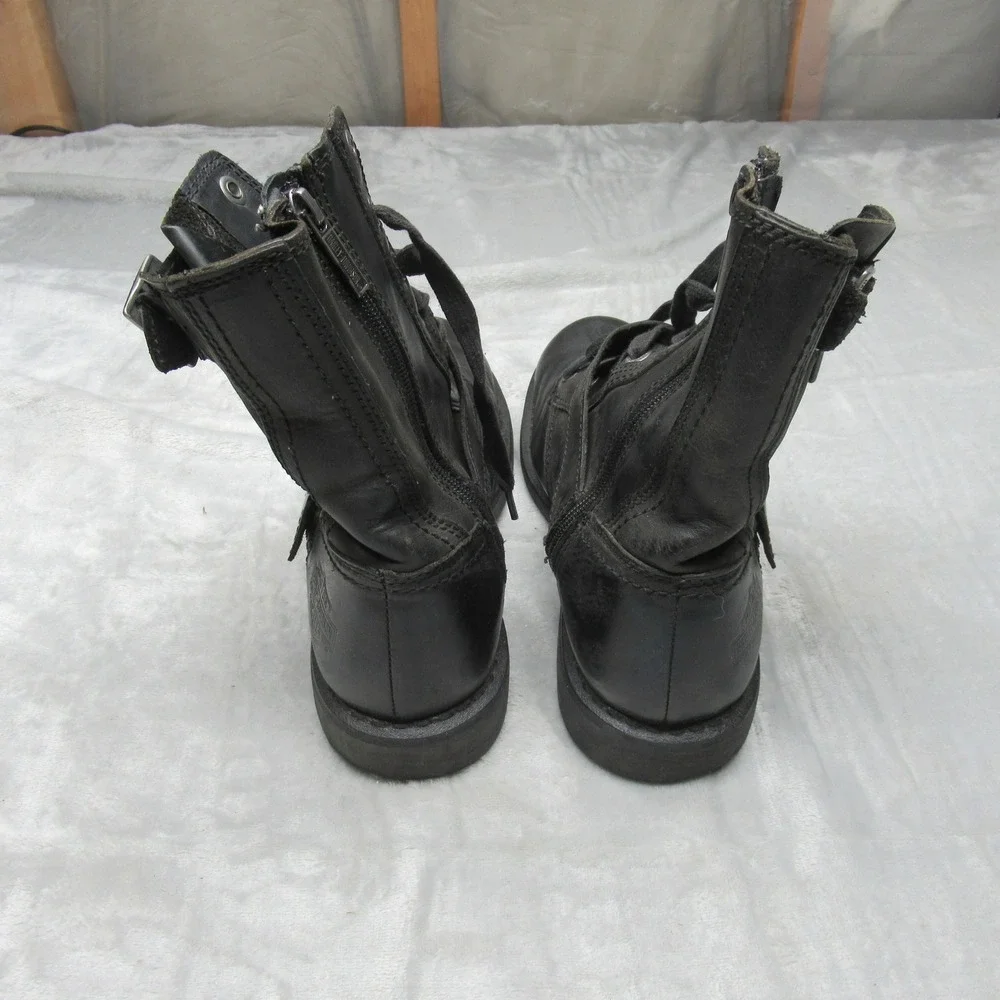Harley-Davidson couple blemish
